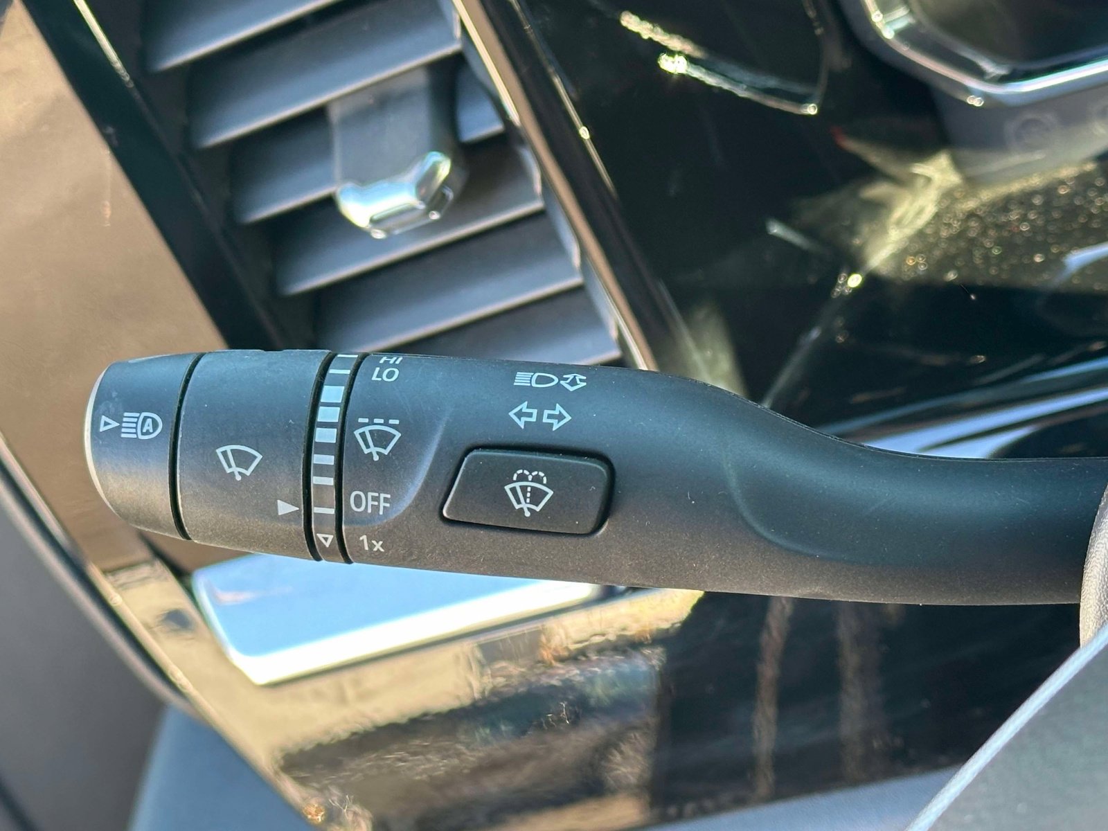 Used 2024 GMC Sierra 1500 Elevation image 23