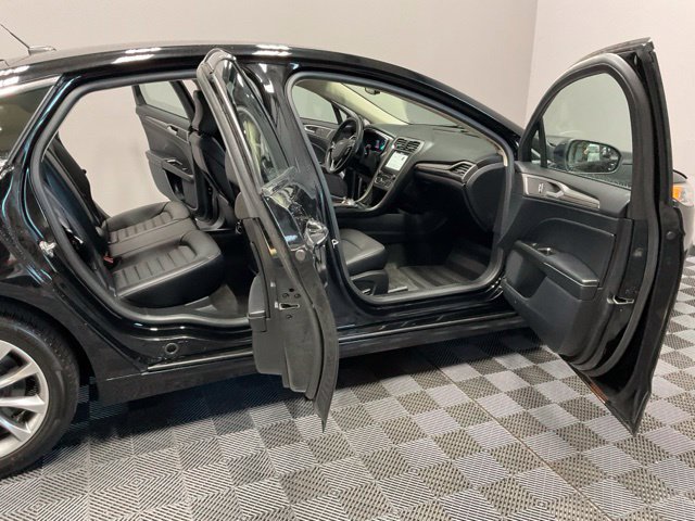 Used 2018 Ford Fusion Energi SE FWD image 21