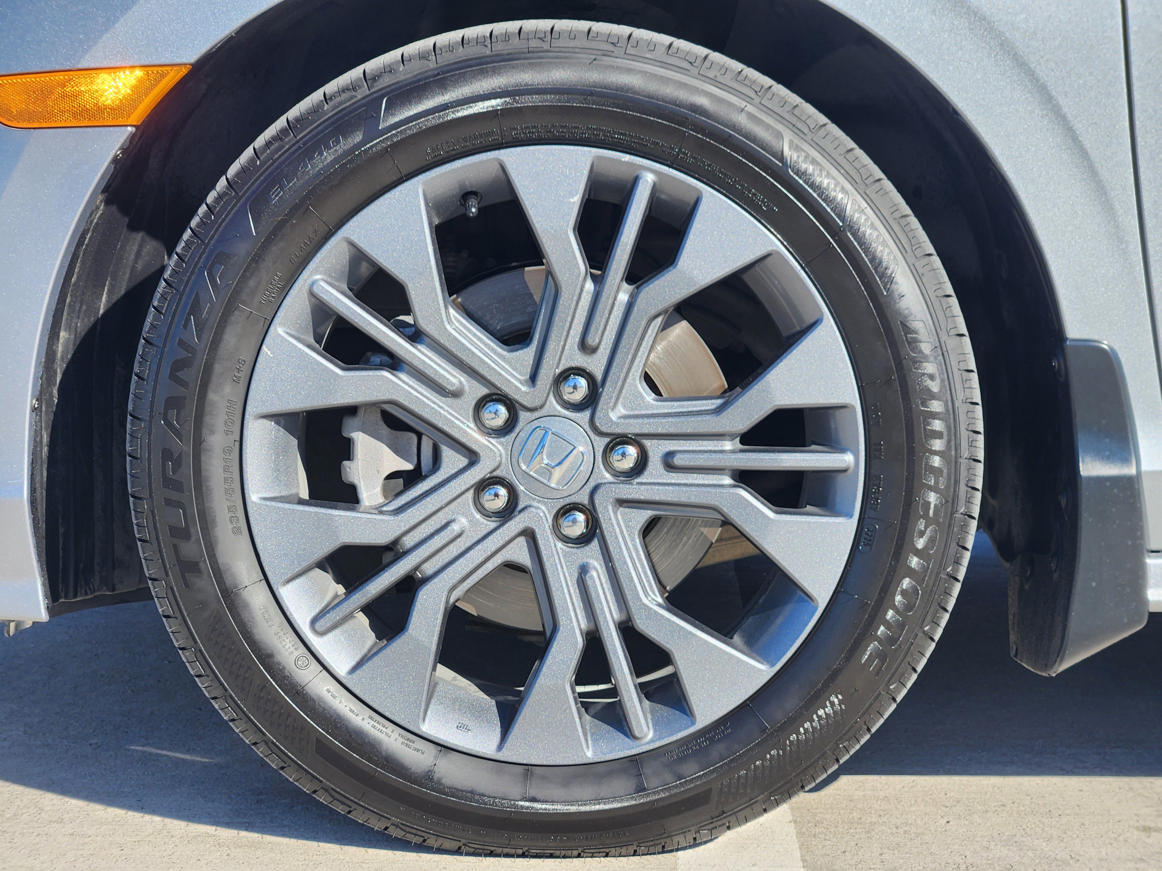 Certified 2025 Honda Odyssey Touring image 11