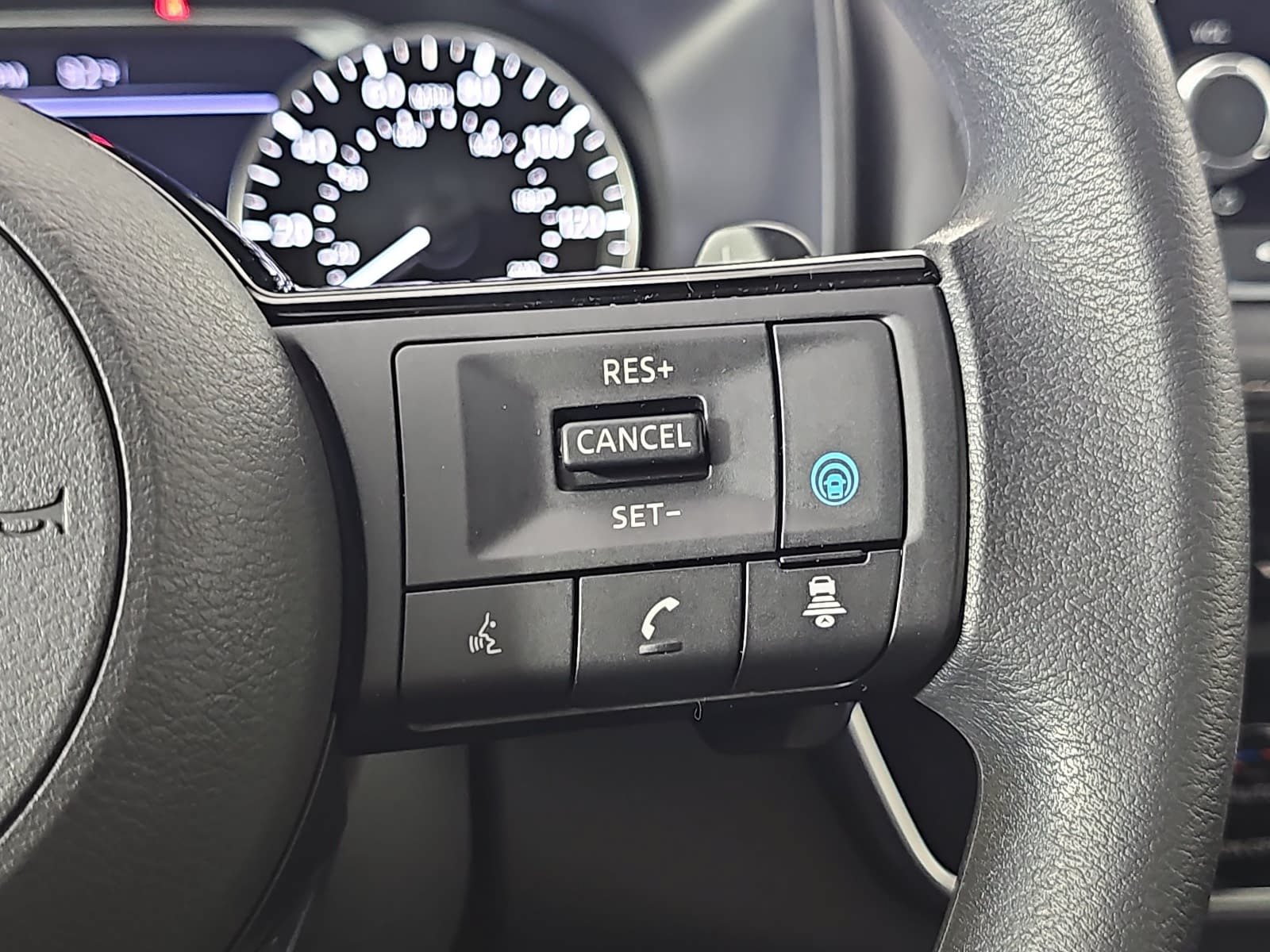 Used 2023 Nissan Rogue SV FWD image 17