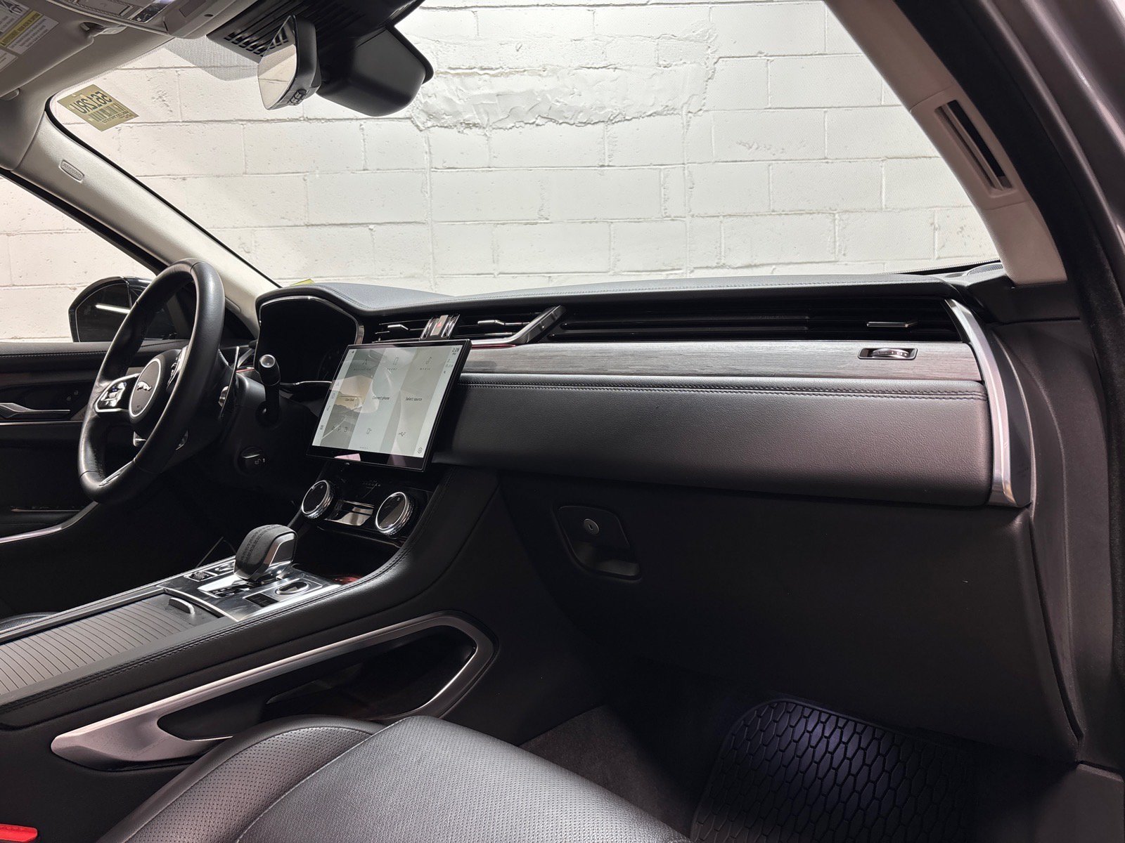 Used 2023 Jaguar F-PACE S AWD/4WD image 31