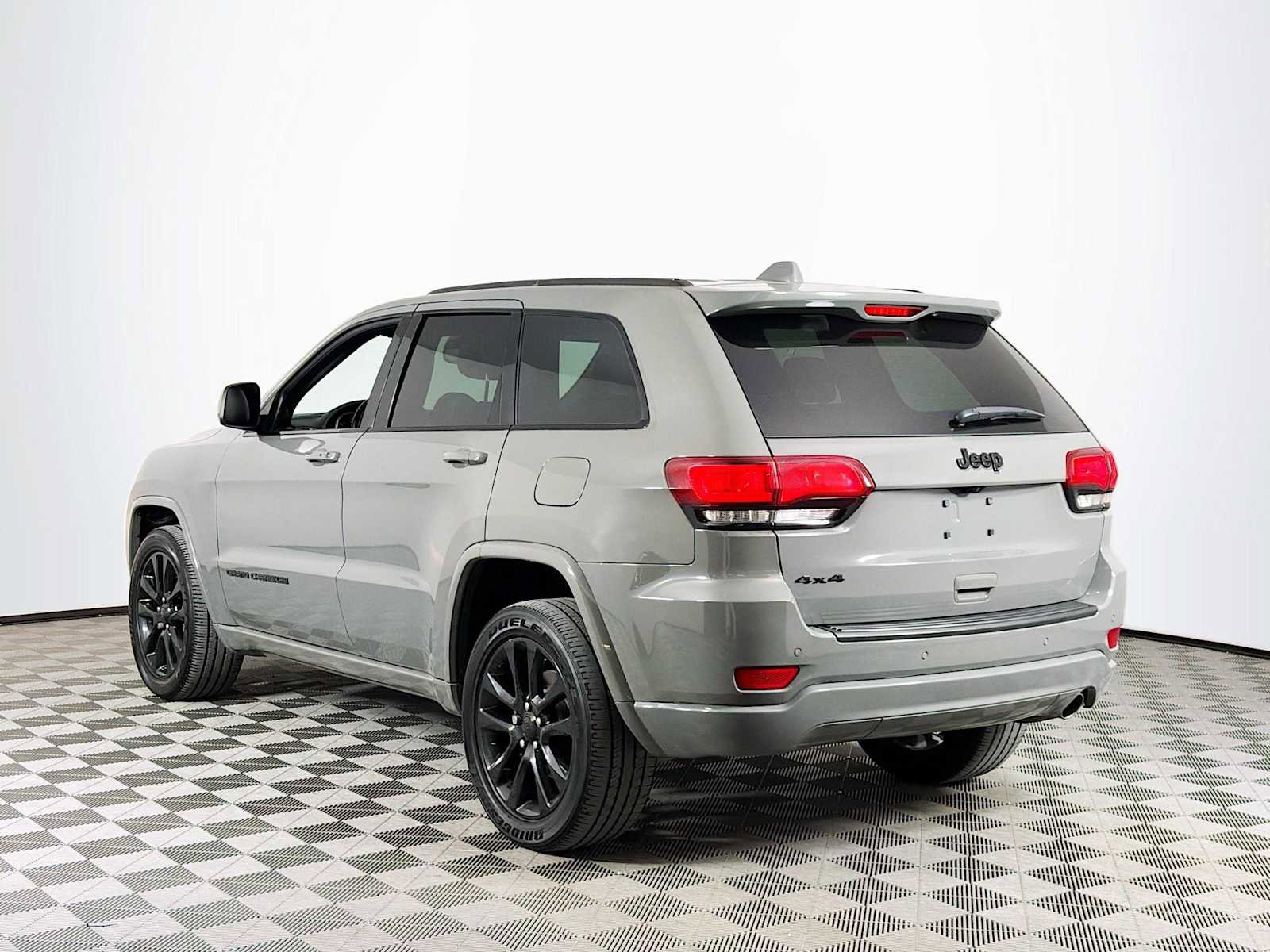 Used 2020 Jeep Grand Cherokee Altitude image 7