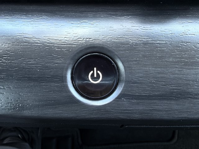 Used 2025 Nissan Ariya FWD image 18