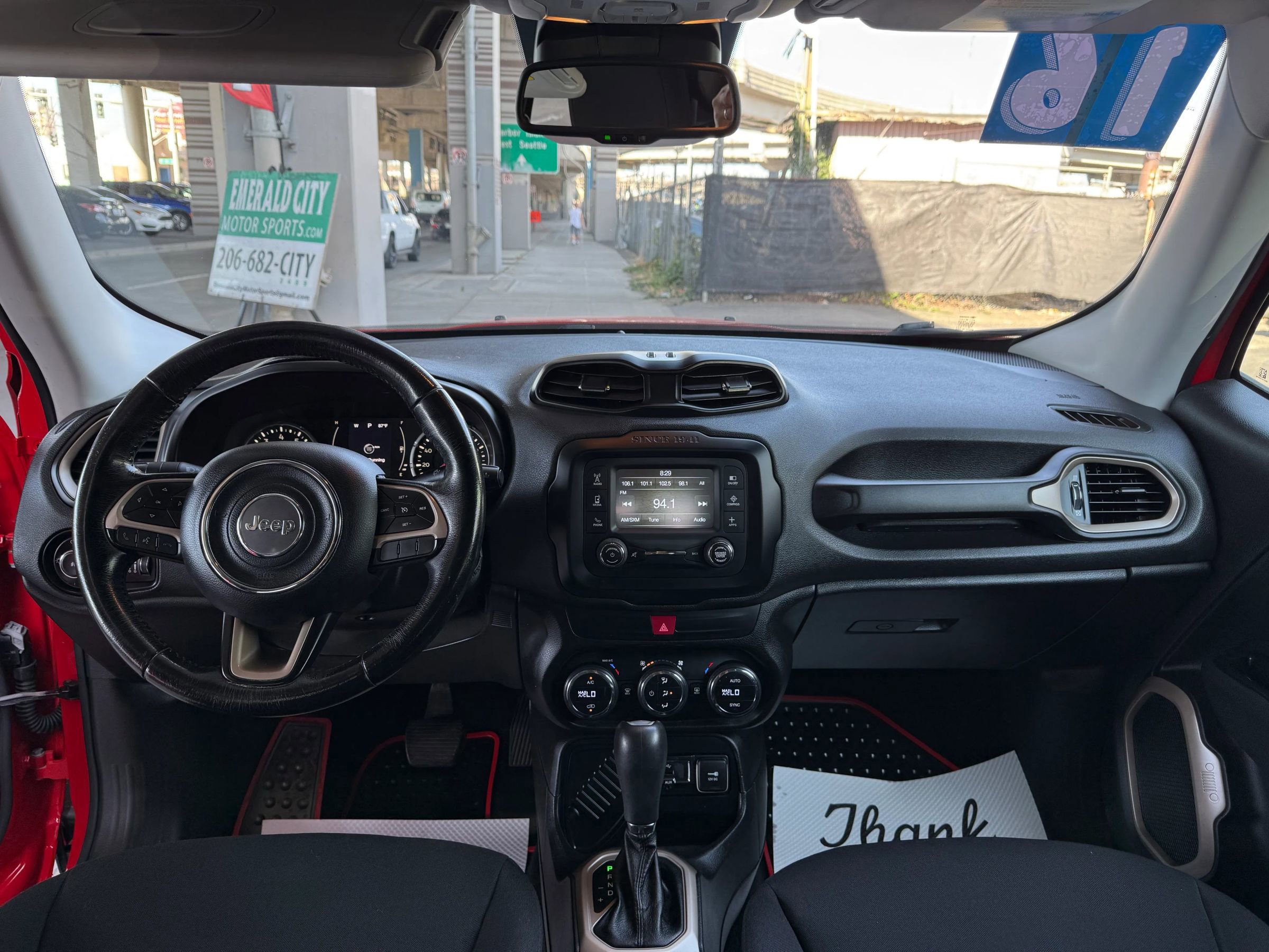 Used 2016 Jeep Renegade Latitude w/ Popular Equipment Group image 27