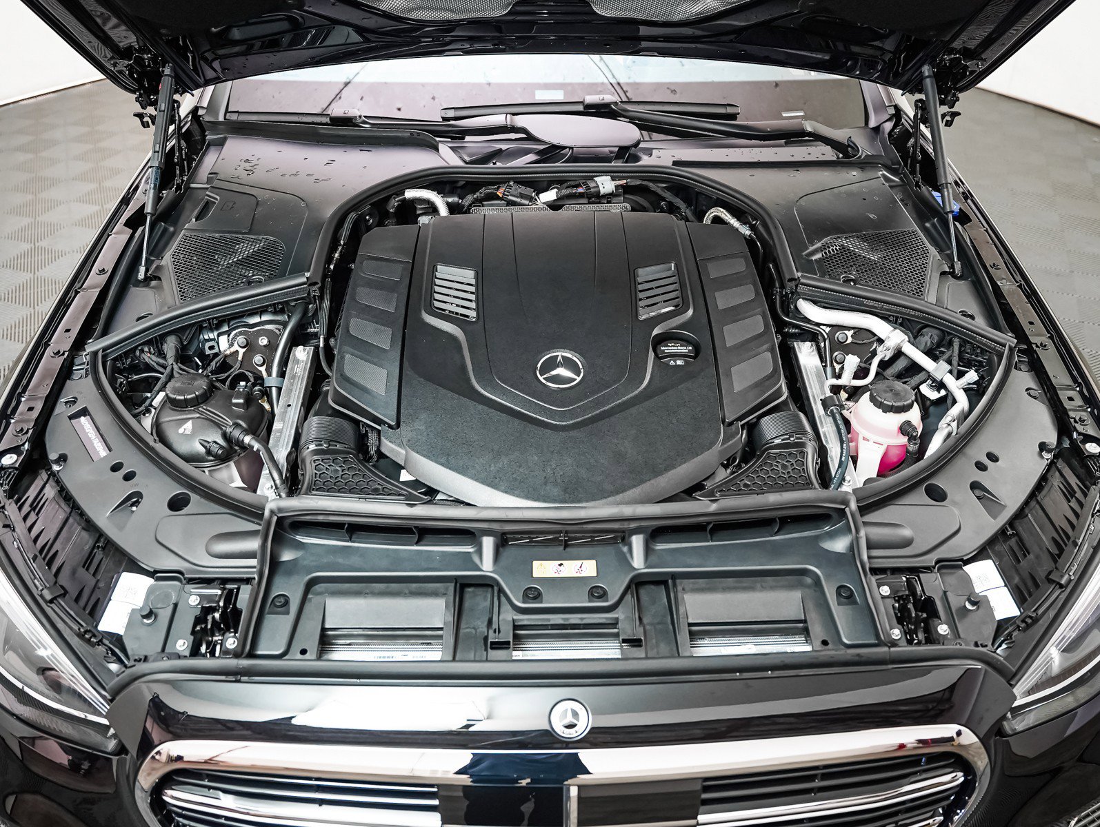 New 2026 Mercedes-Benz S 580 4MATIC Sedan image 4