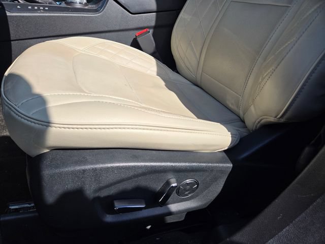 Used 2018 Ford Explorer Platinum AWD/4WD image 29