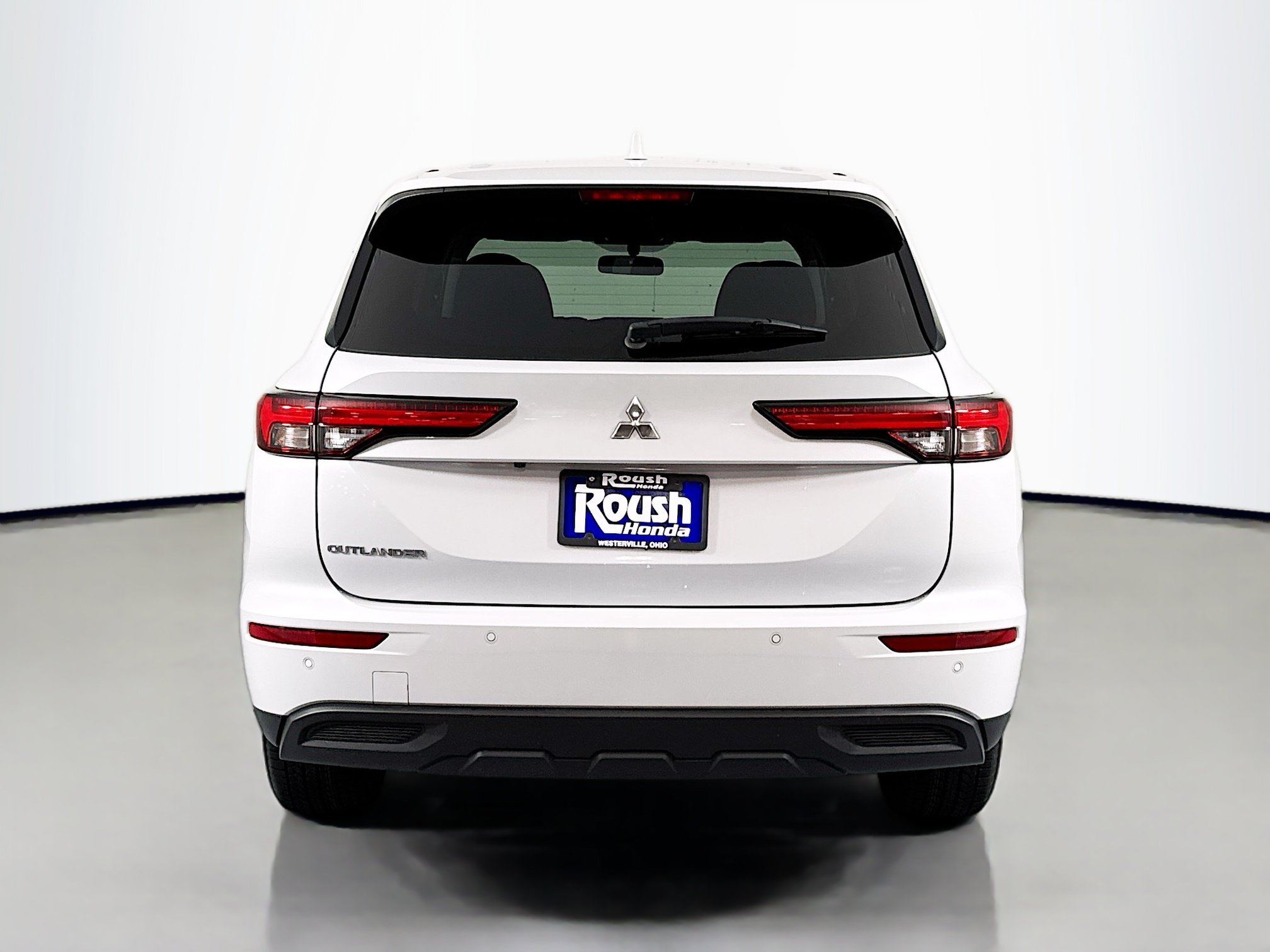 Used 2023 Mitsubishi Outlander ES FWD image 6
