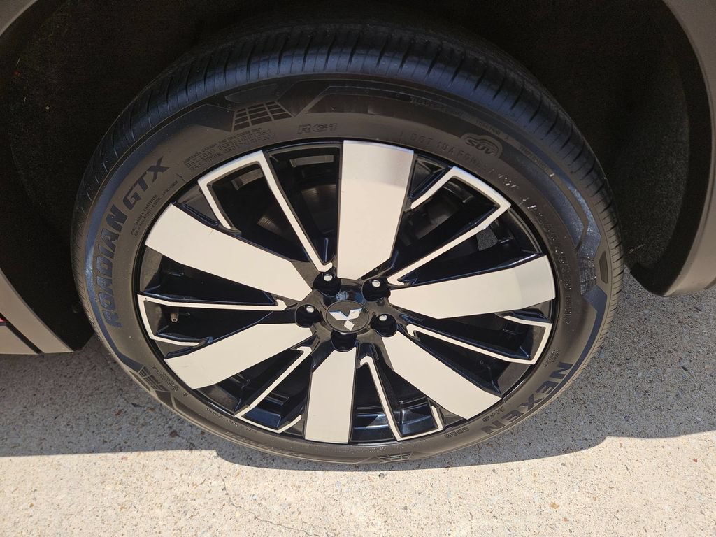 Used 2025 Mitsubishi Outlander SE FWD image 25