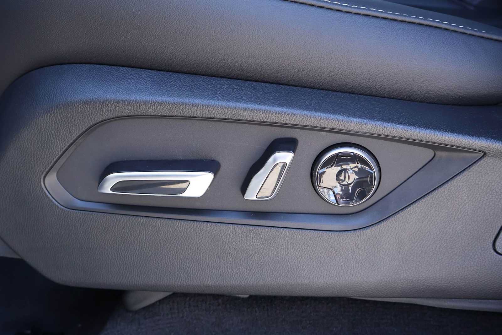 Certified 2026 Acura MDX w/ Technology Package FWD image 24