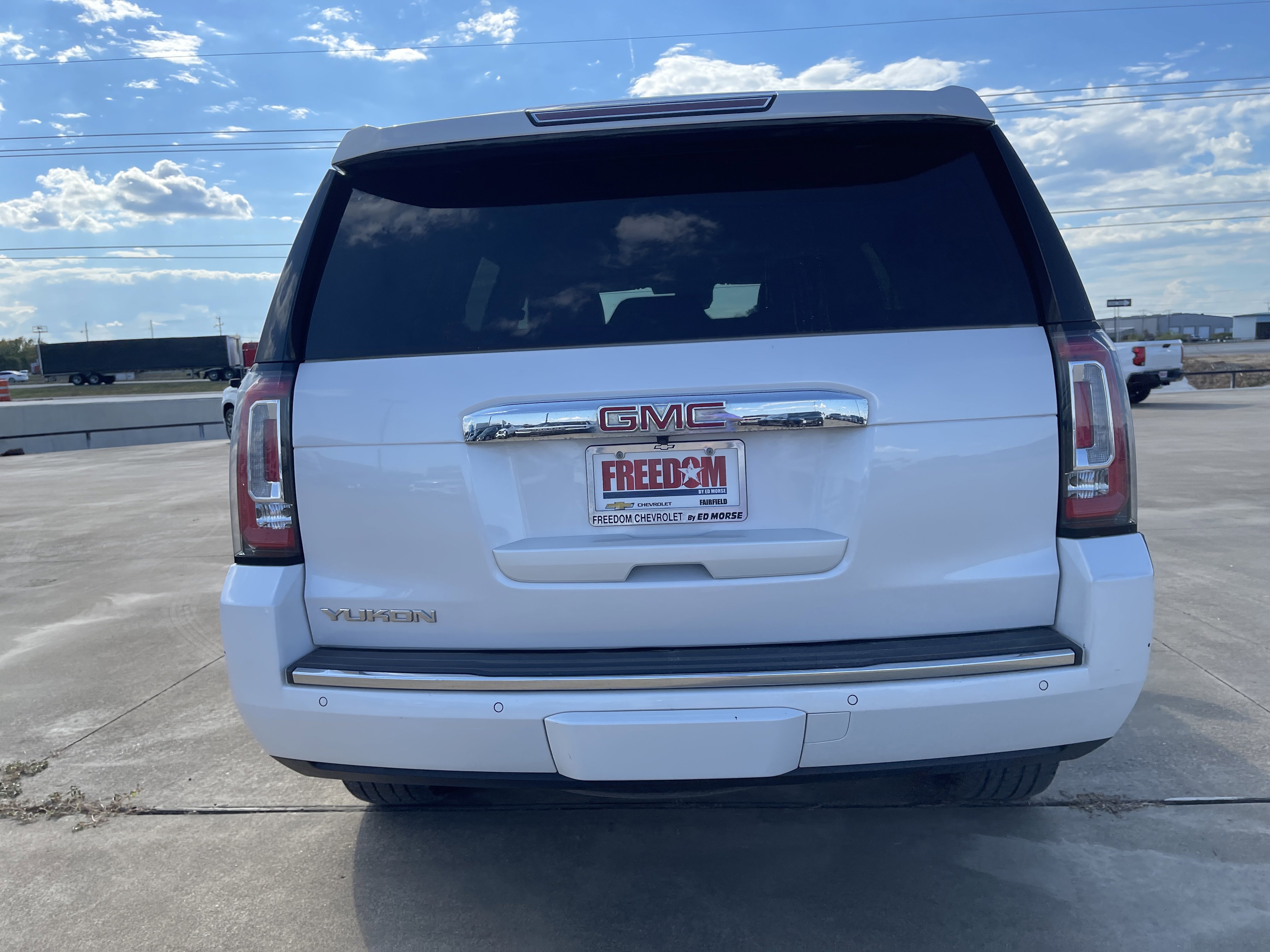Used 2018 GMC Yukon Denali w/ Open Road Package image 5