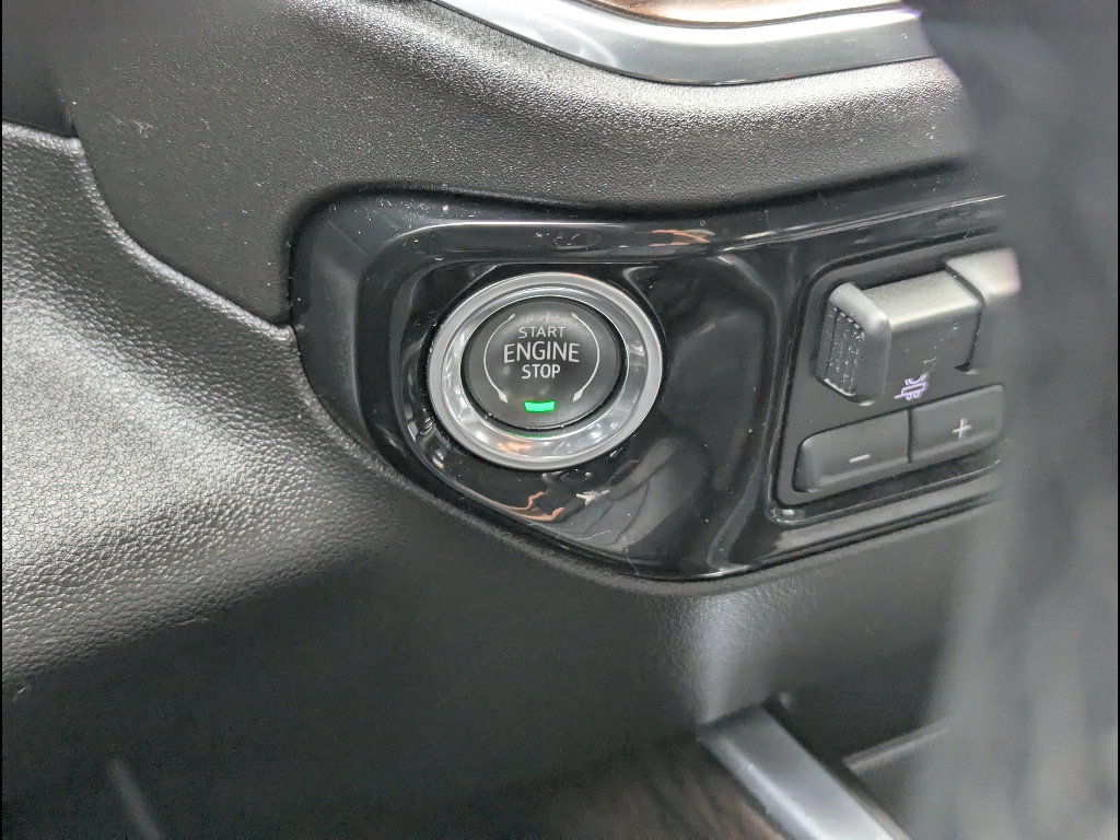 Used 2023 GMC Sierra 1500 SLT w/ SLT Premium Plus Package image 32