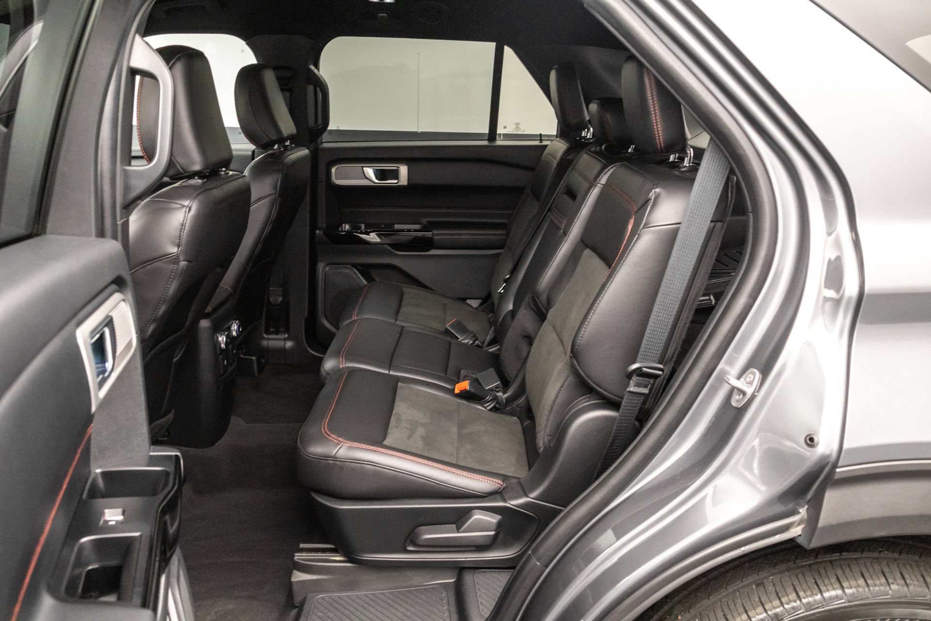 Used 2022 Ford Explorer ST-Line AWD/4WD image 30