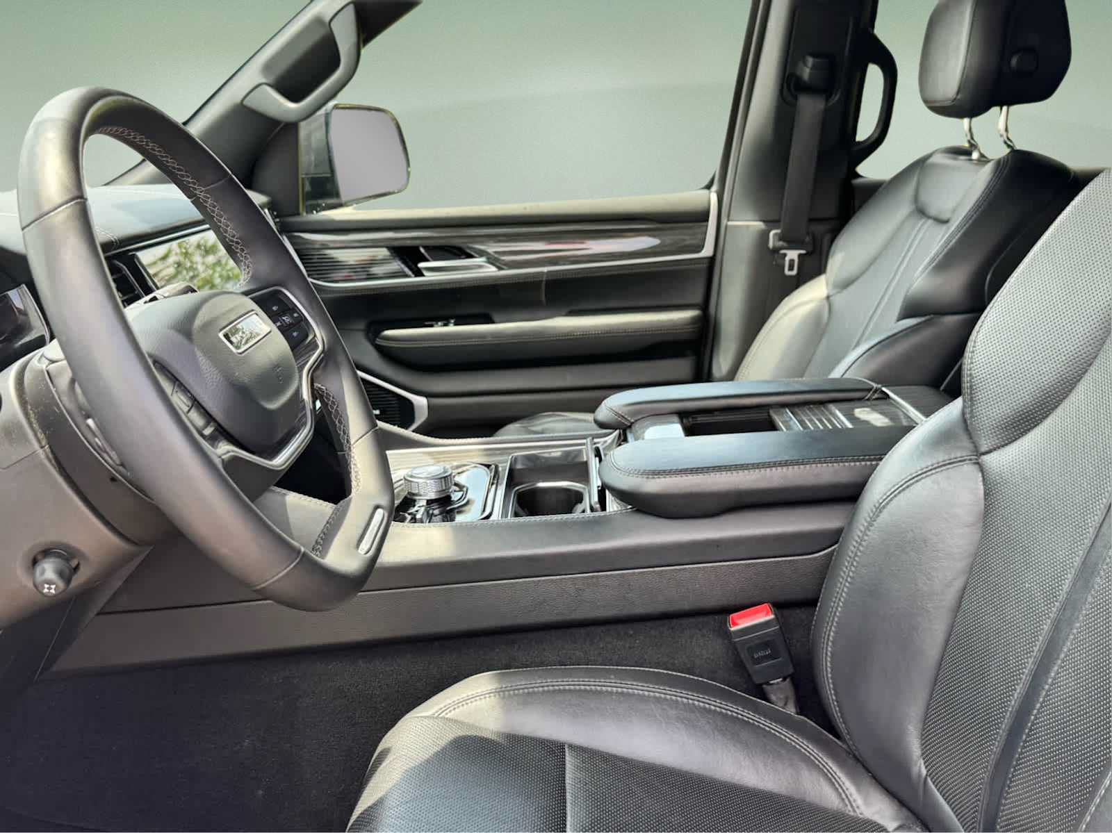 Used 2022 Jeep Wagoneer Series II AWD/4WD image 10