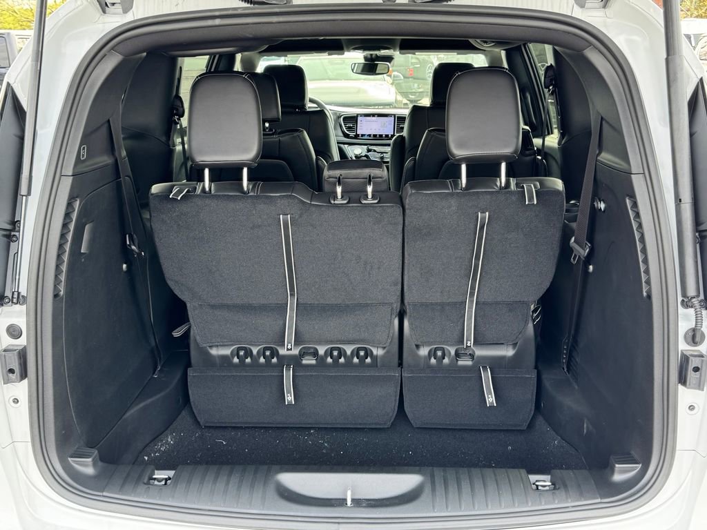 New 2026 Chrysler Pacifica Select FWD image 13