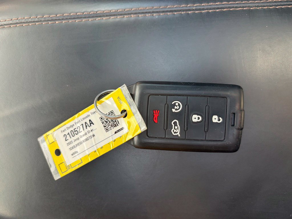 Used 2022 Jeep Grand Cherokee Summit w/ Adv Protech Group IV AWD/4WD image 51