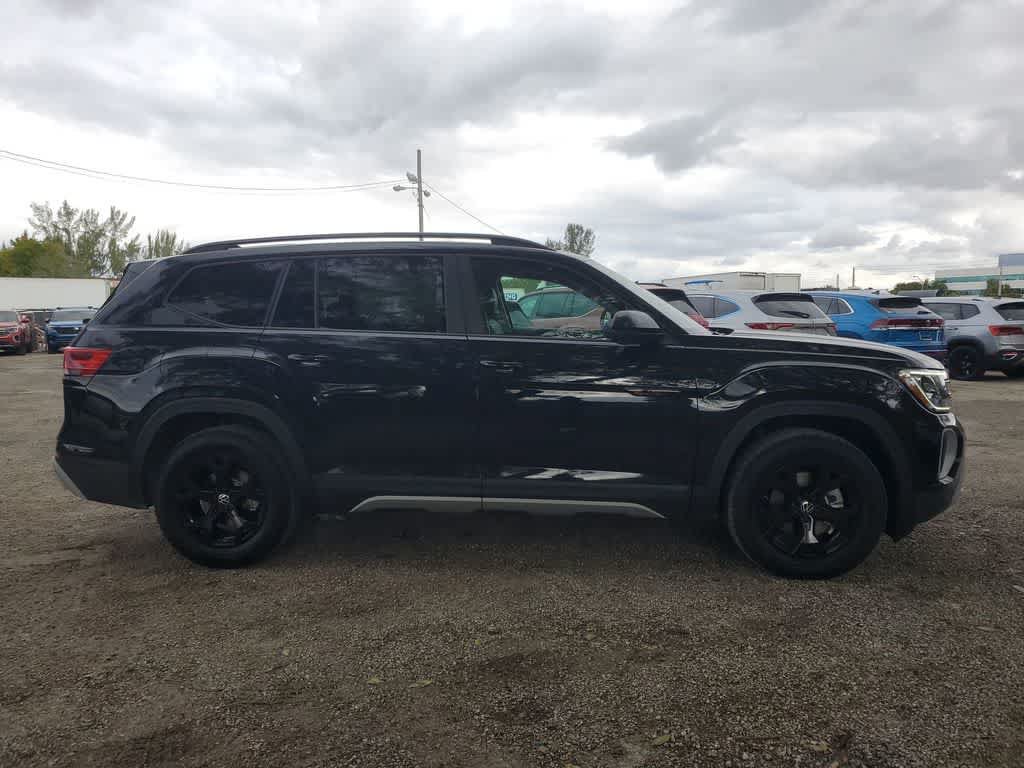 Certified 2024 Volkswagen Atlas Peak Edition SEL AWD/4WD image 12