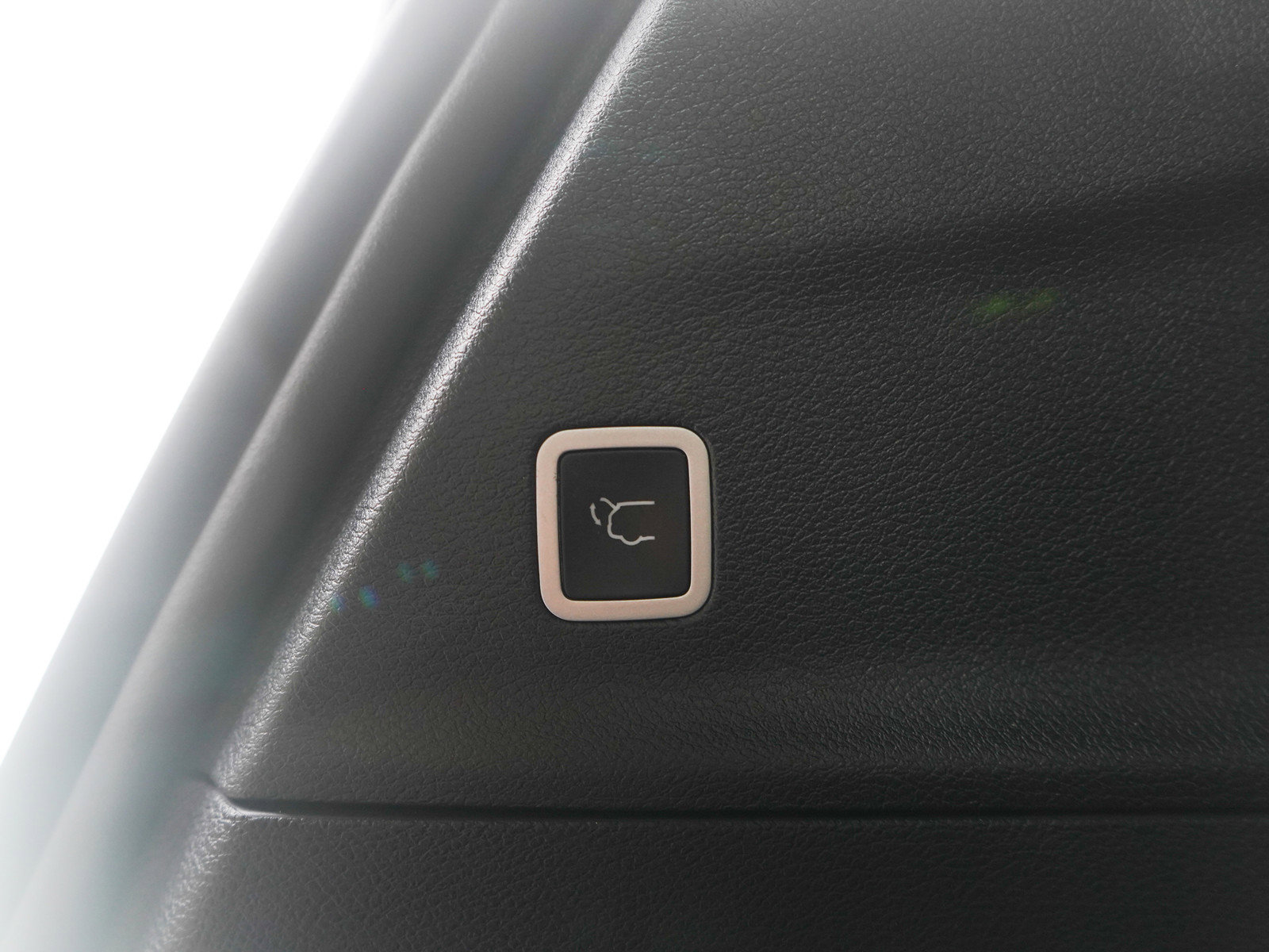 Used 2025 Chrysler Pacifica Pinnacle w/ Trailer Tow Group image 19