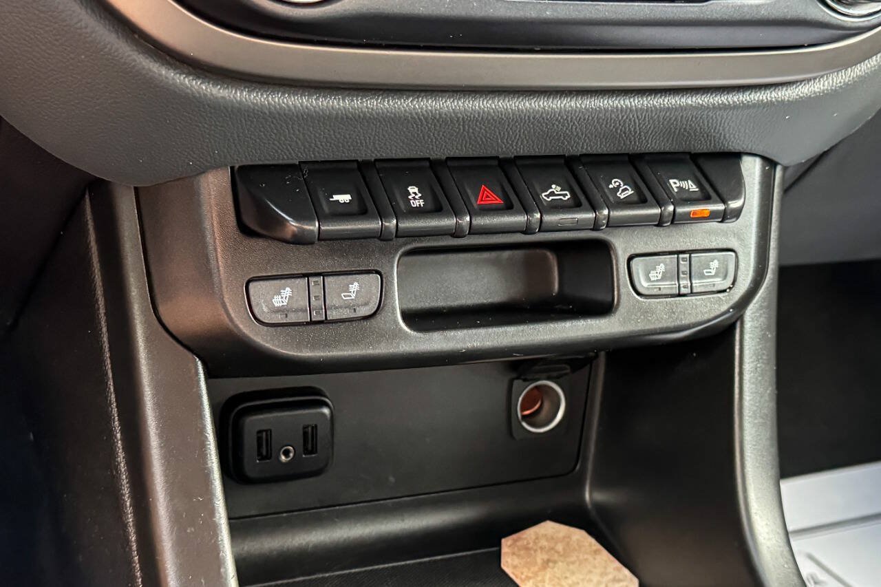 Used 2022 Chevrolet Colorado Z71 AWD/4WD image 34
