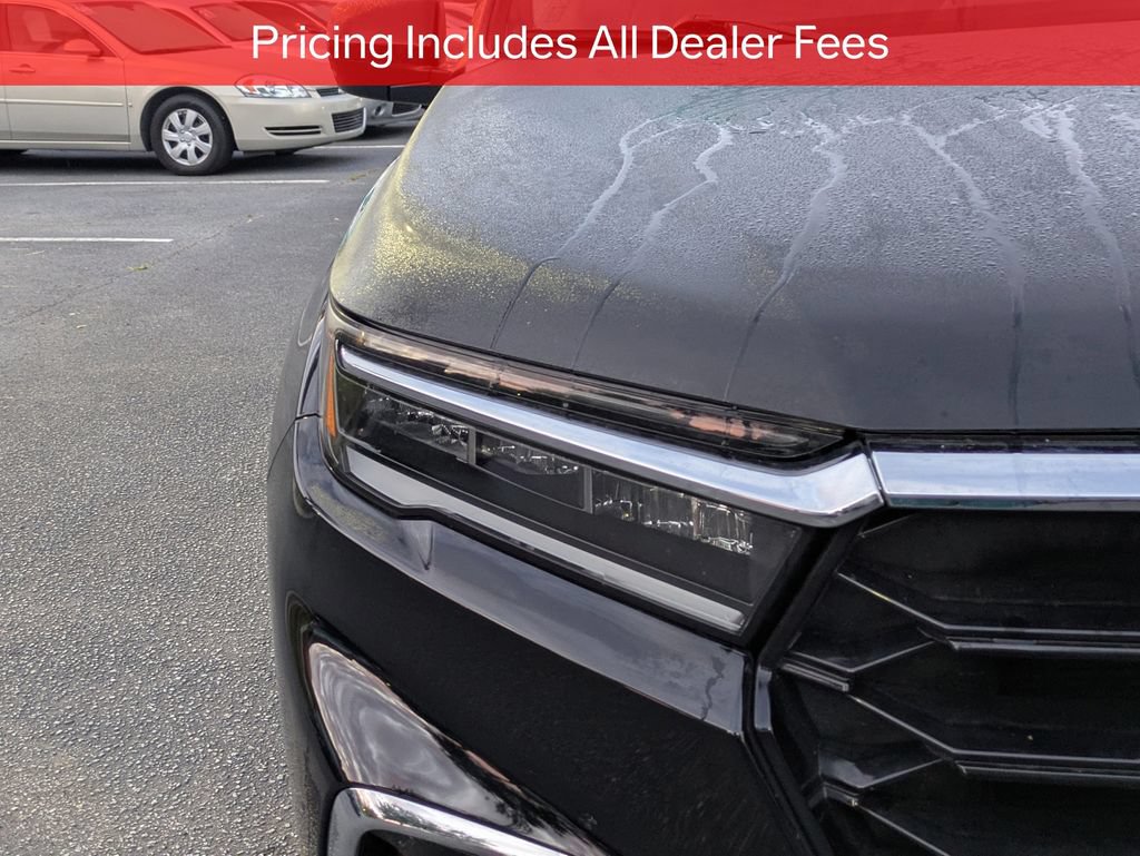 Used 2025 Honda Pilot Touring image 10