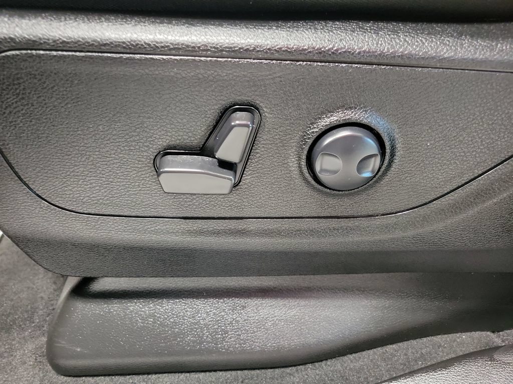 Used 2024 RAM 1500 Big Horn AWD/4WD image 35