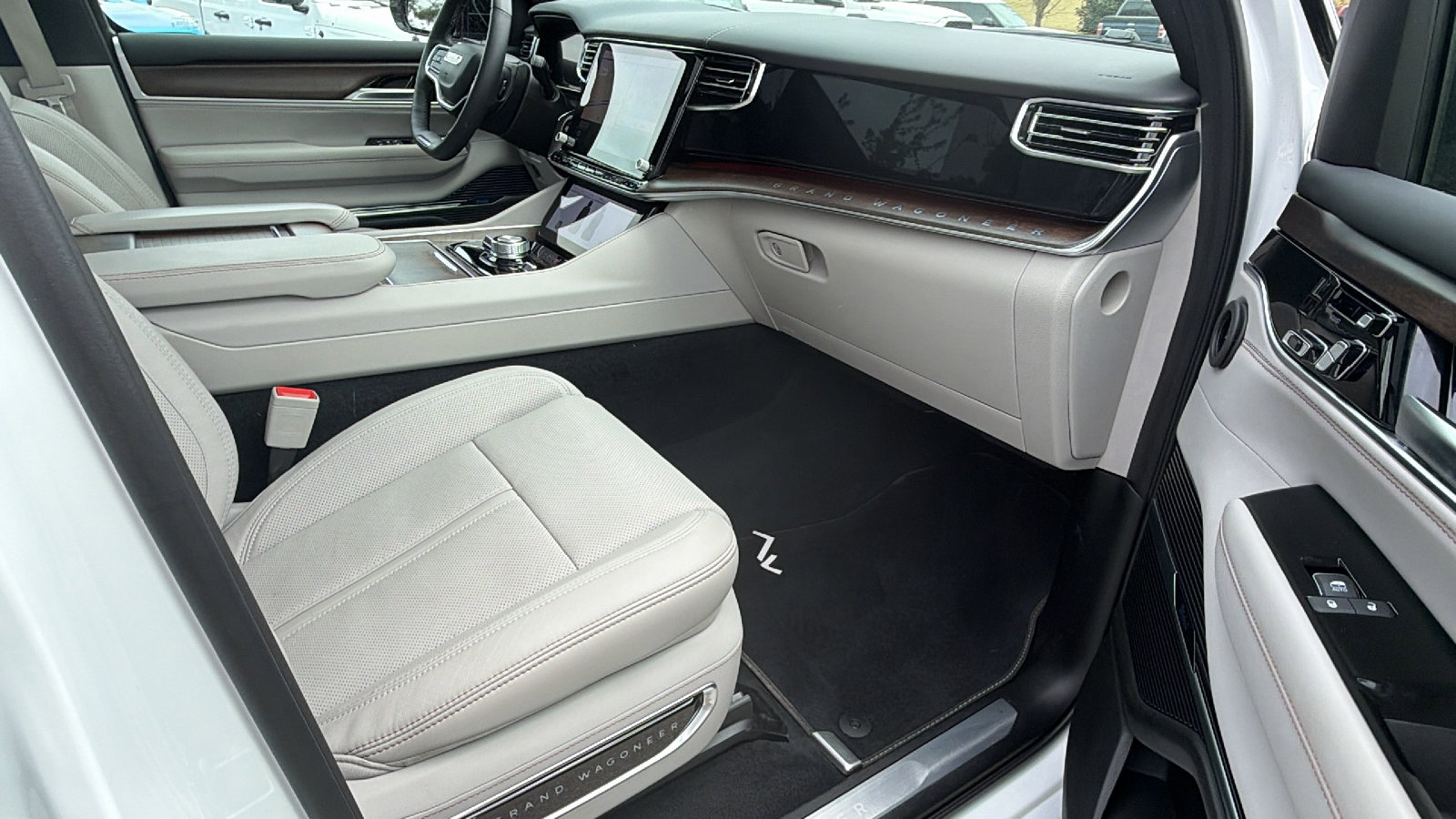 Used 2025 Jeep Grand Wagoneer 4WD image 20