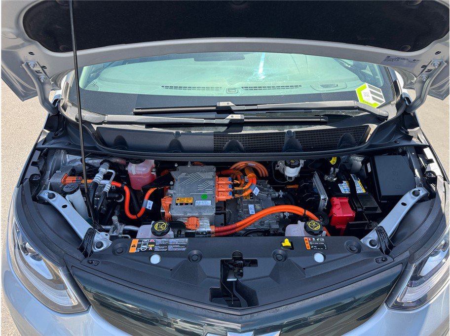Used 2018 Chevrolet Bolt Premier w/ Driver Confidence II Package FWD image 48