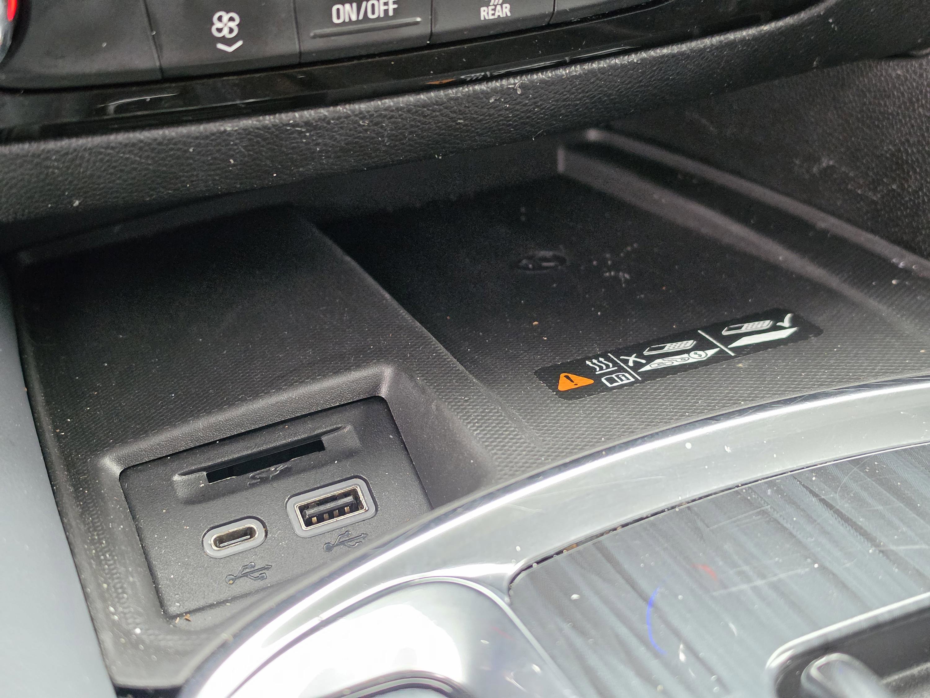 Used 2023 Buick Enclave Essence FWD image 29