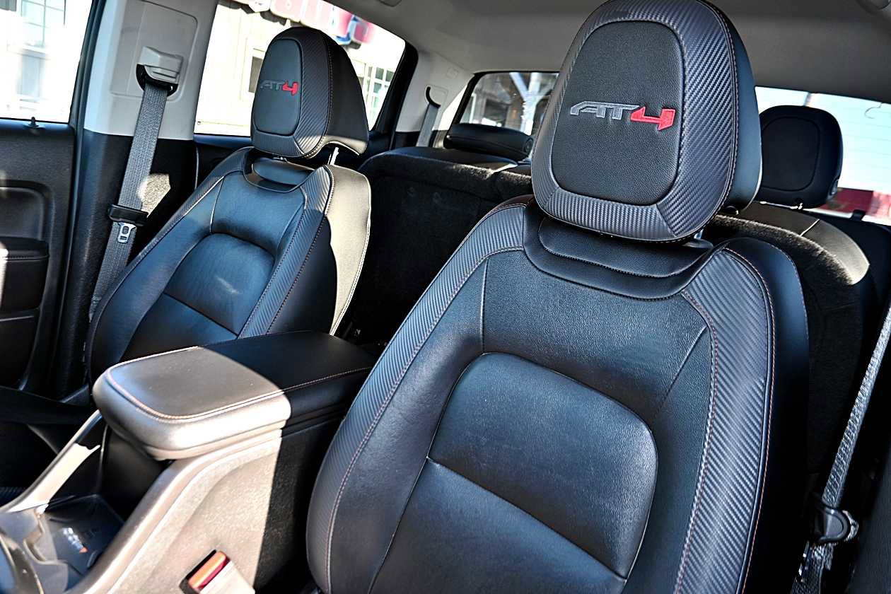 Used 2022 GMC Canyon AT4 image 16
