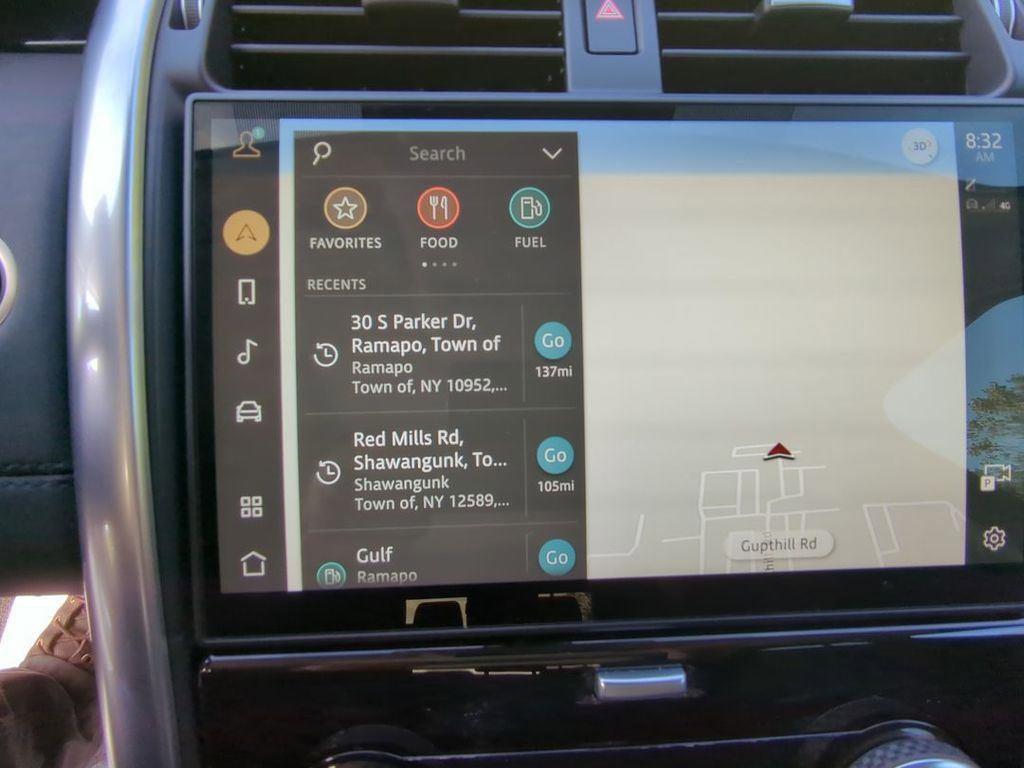 Used 2024 Land Rover Discovery S AWD/4WD image 16