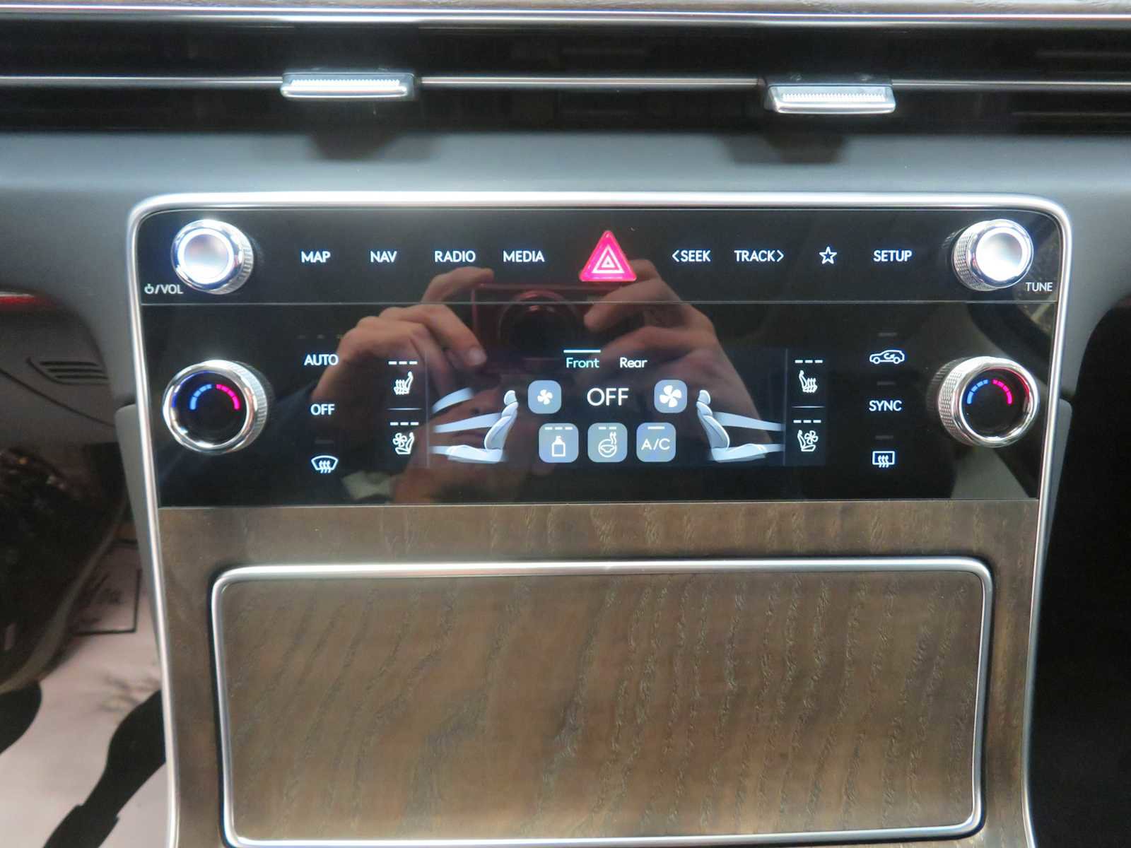 New 2026 Genesis GV80 2.5T Advanced image 18