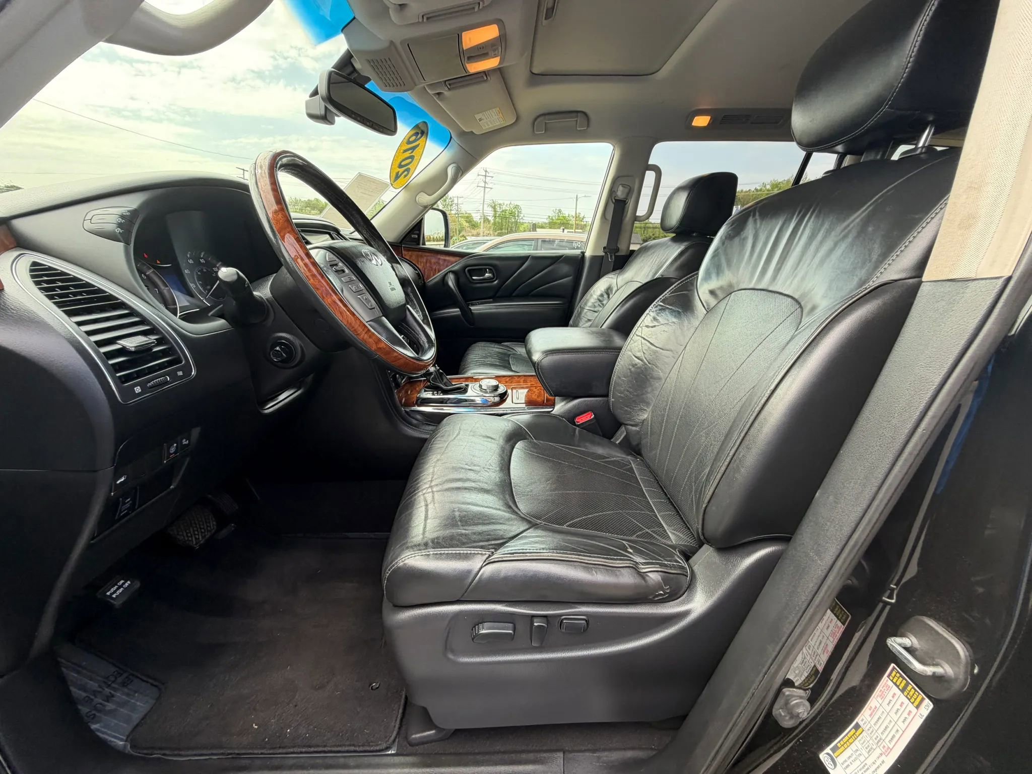 Used 2016 INFINITI QX80 4WD w/ Deluxe Technology Package image 25