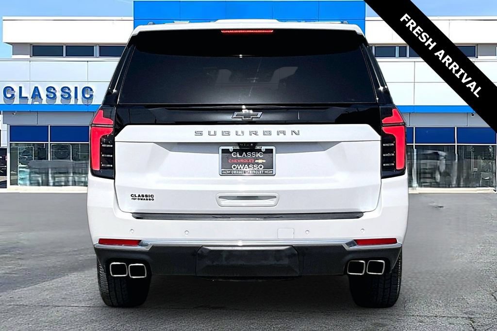 Used 2025 Chevrolet Suburban High Country w/ Sun And Tow Package AWD/4WD image 4