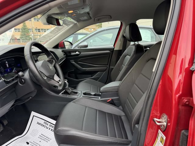 Certified 2023 Volkswagen Jetta SE FWD image 18