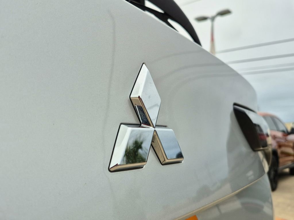 New 2026 Mitsubishi Outlander ES FWD image 30