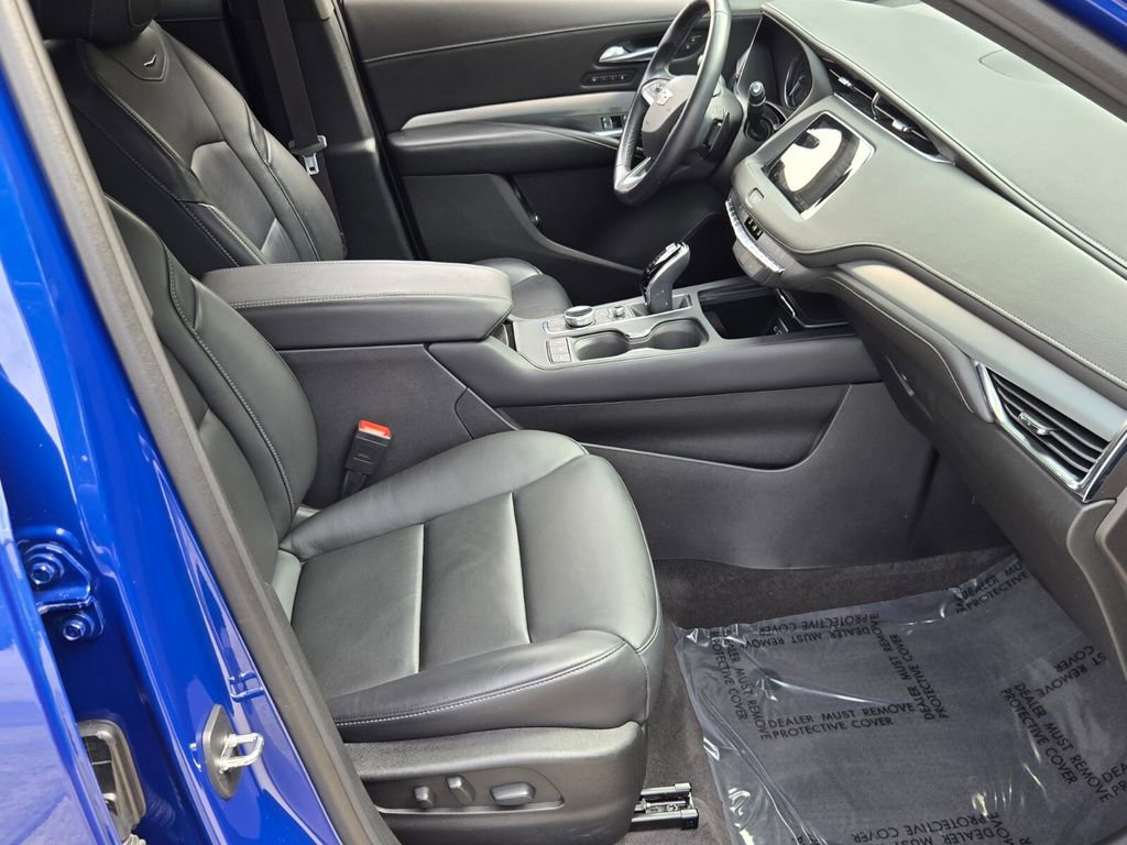 Used 2023 Cadillac XT4 Premium Luxury FWD image 18