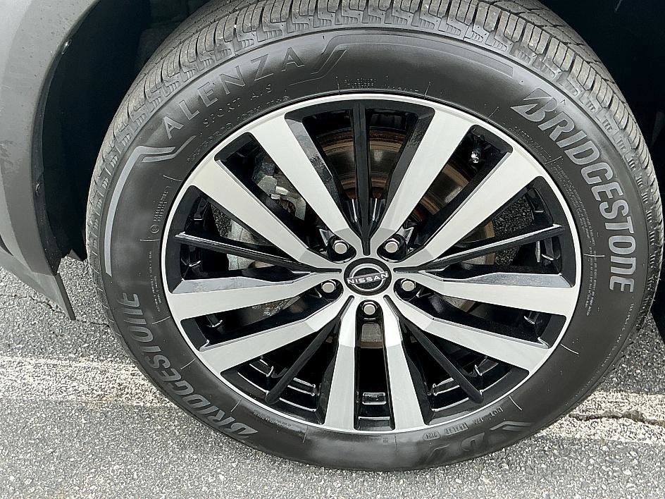 Certified 2024 Nissan Pathfinder Platinum w/ Cargo Package image 9