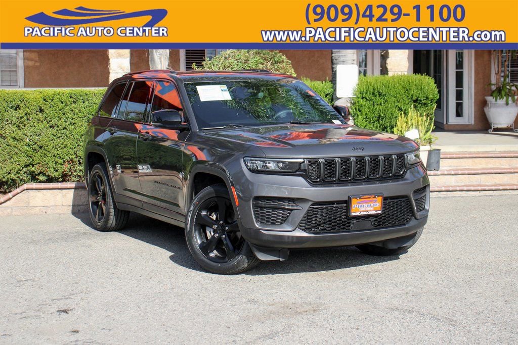 Used 2023 Jeep Grand Cherokee Altitude