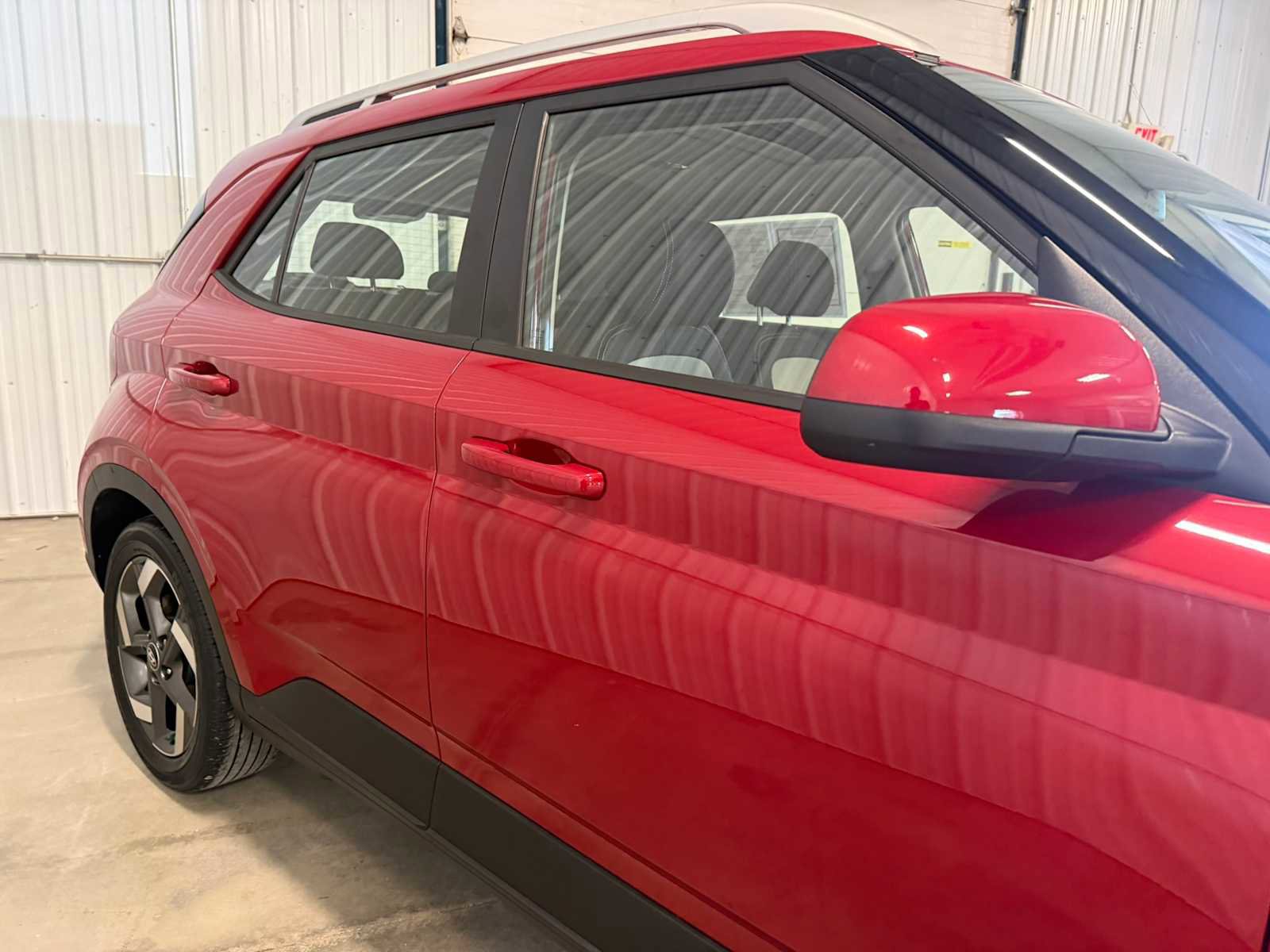 Used 2023 Hyundai Venue SEL FWD image 11