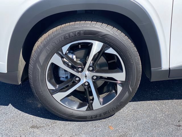 New 2026 Chevrolet Trax RS w/ Sunroof Package FWD image 15
