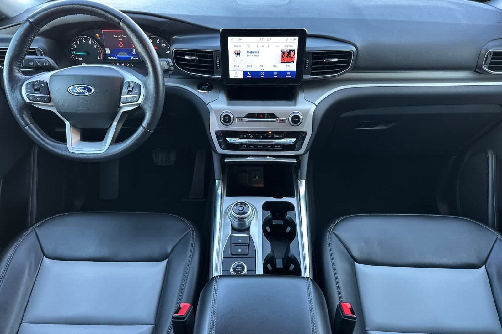 Certified 2022 Ford Explorer XLT w/ Equipment Group 202A image 3