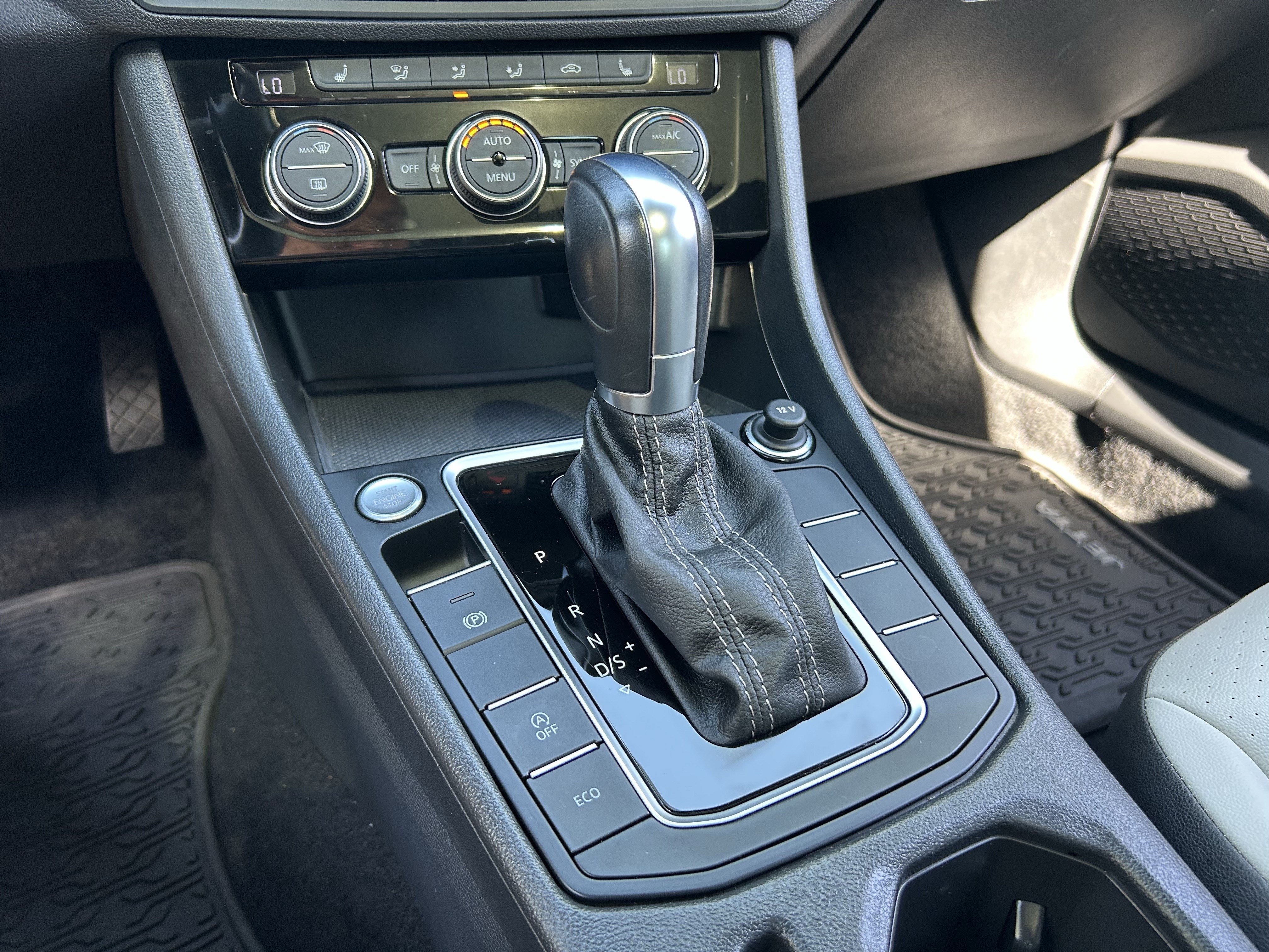 Used 2019 Volkswagen Jetta R-Line FWD image 24