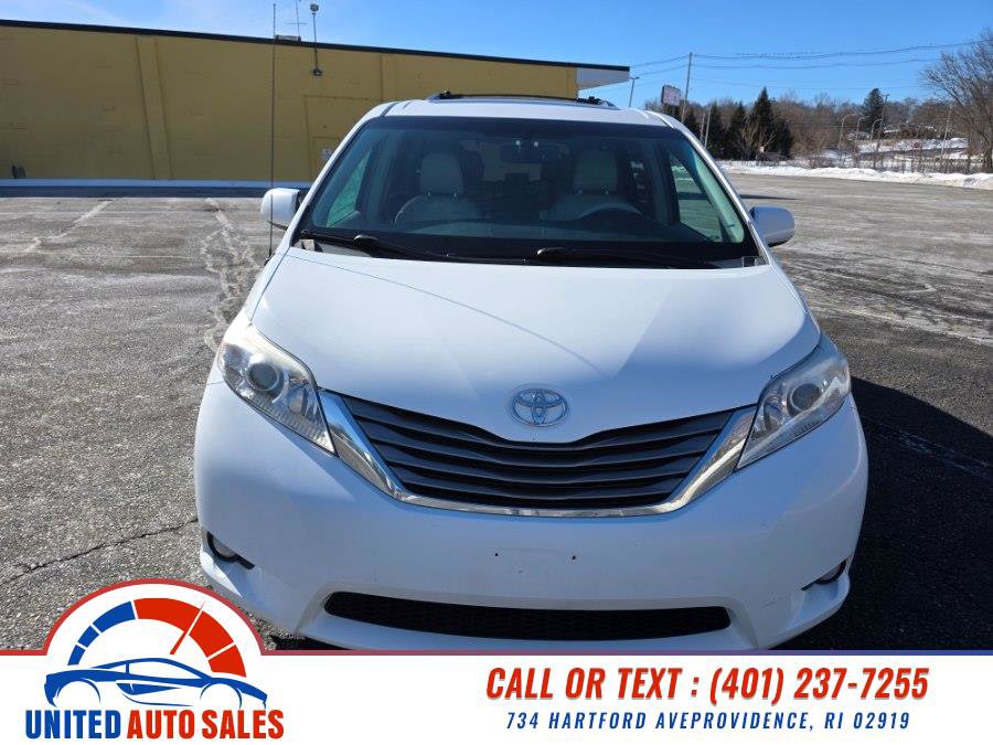 Used 2013 Toyota Sienna XLE w/ Entertainment Pkg image 8