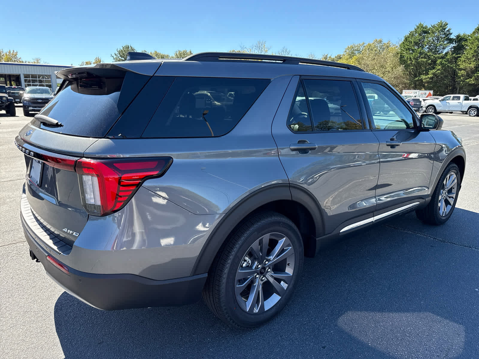 New 2025 Ford Explorer Active w/ Active Comfort Package video 2