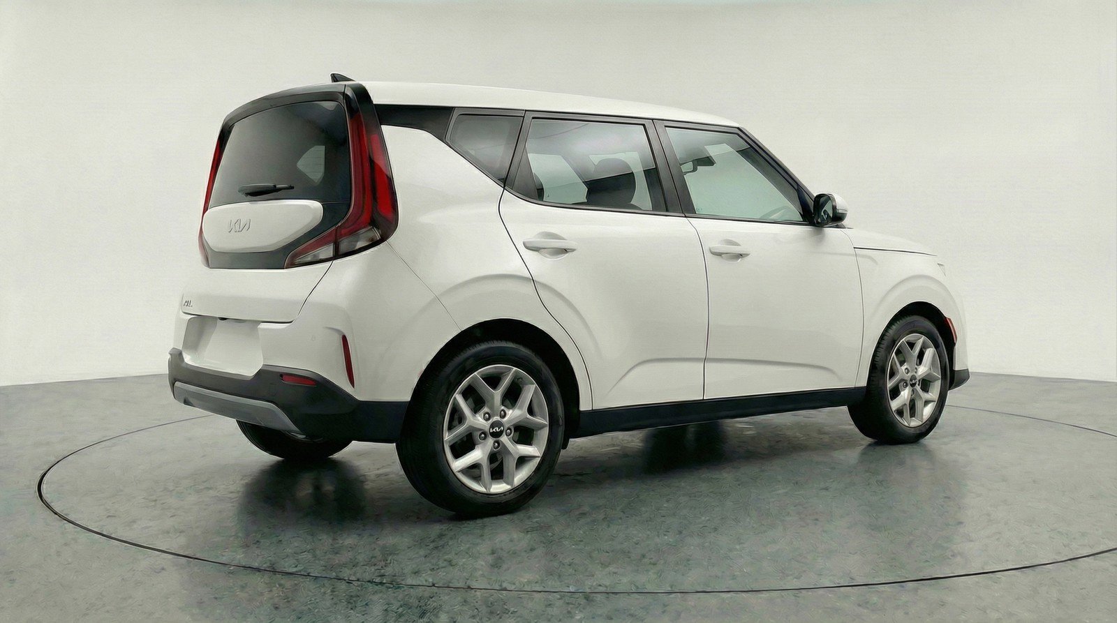 Used 2025 Kia Soul LX w/ LX Technology Package FWD image 9