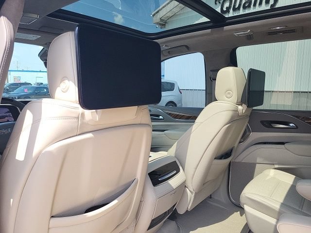 Used 2021 Cadillac Escalade Premium Luxury Platinum AWD/4WD image 2