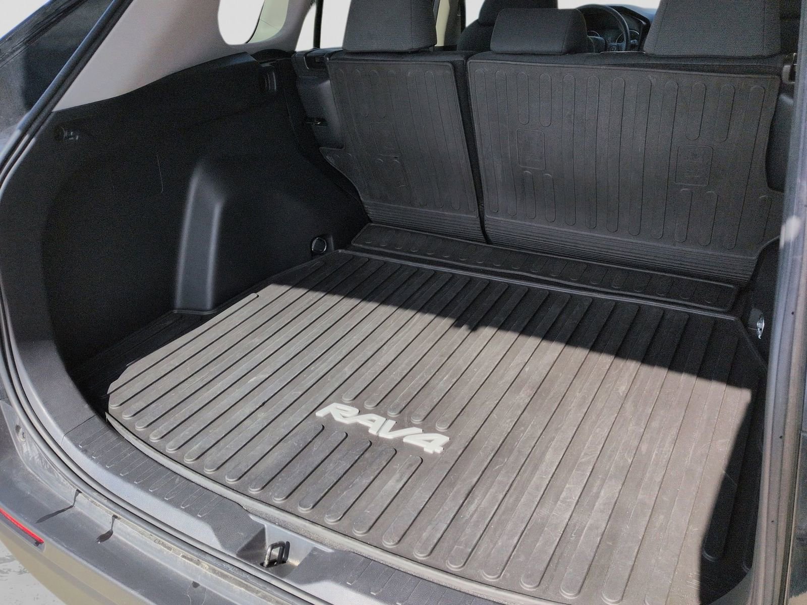 Used 2019 Toyota RAV4 XLE image 36