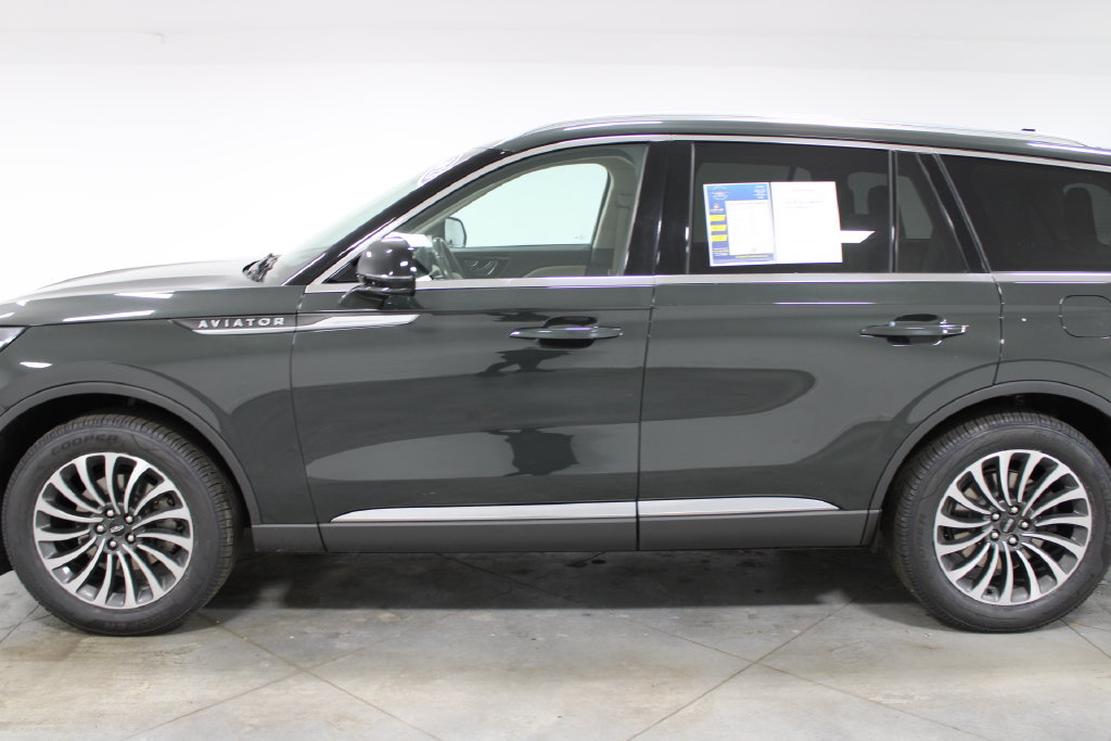 Used 2023 Lincoln Aviator Reserve w/ Equipment Group 201A AWD/4WD image 6
