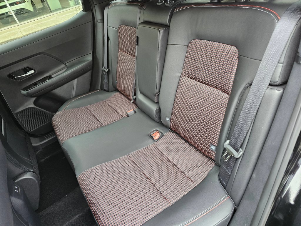 New 2027 Nissan Kicks SR AWD/4WD image 13