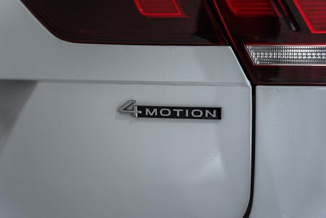 Used 2022 Volkswagen Tiguan SE w/ Panoramic Sunroof Package image 7