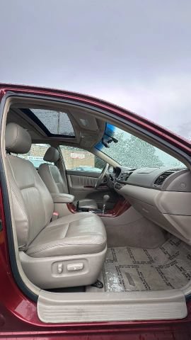 Used 2005 Toyota Camry XLE w/ VSC & Side Airbag Pkg FWD image 23